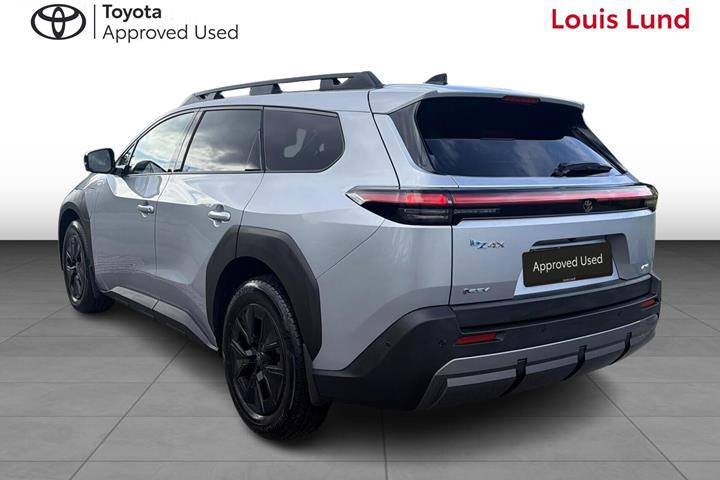Sølv Toyota bZ4X Touring fra 2026