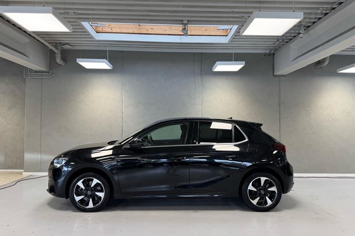 Sort Opel Corsa-e fra 2023