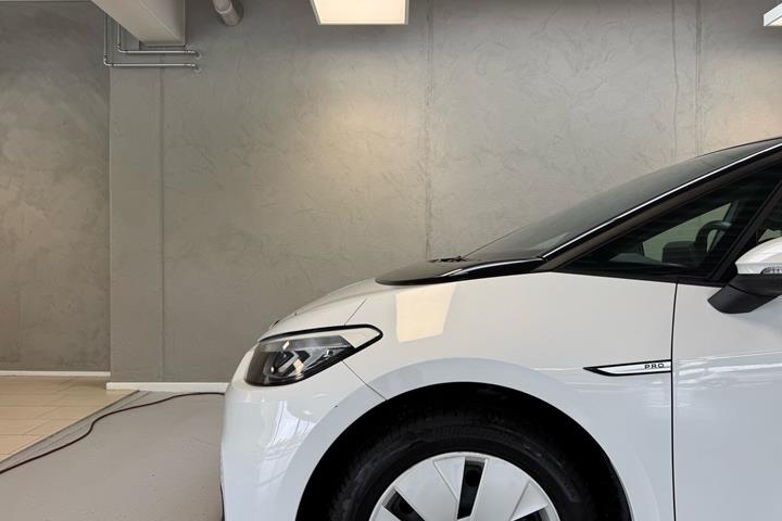 Hvid VW ID.3 fra 2023