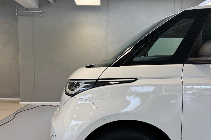 Hvid VW ID.Buzz Cargo fra 2024