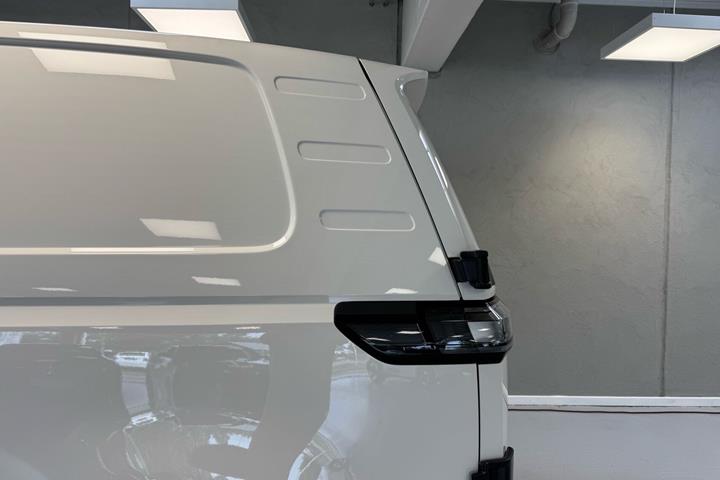 Hvid VW ID.Buzz Cargo fra 2024