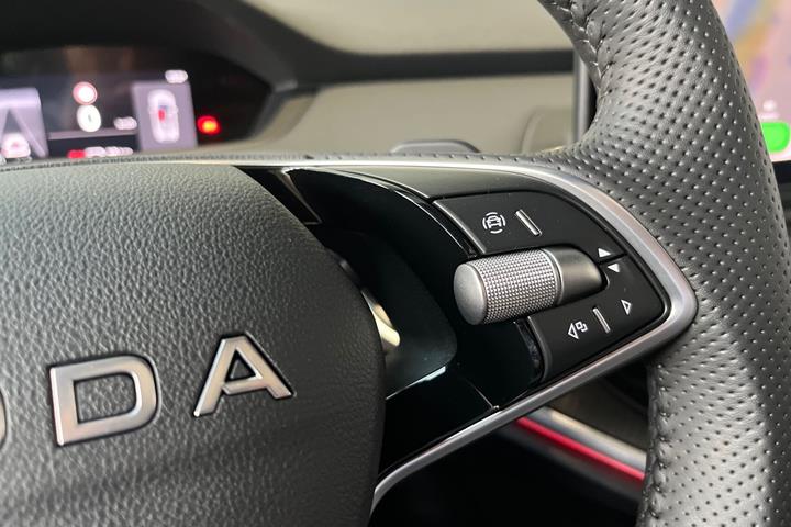 Grå Skoda Enyaq fra 2026