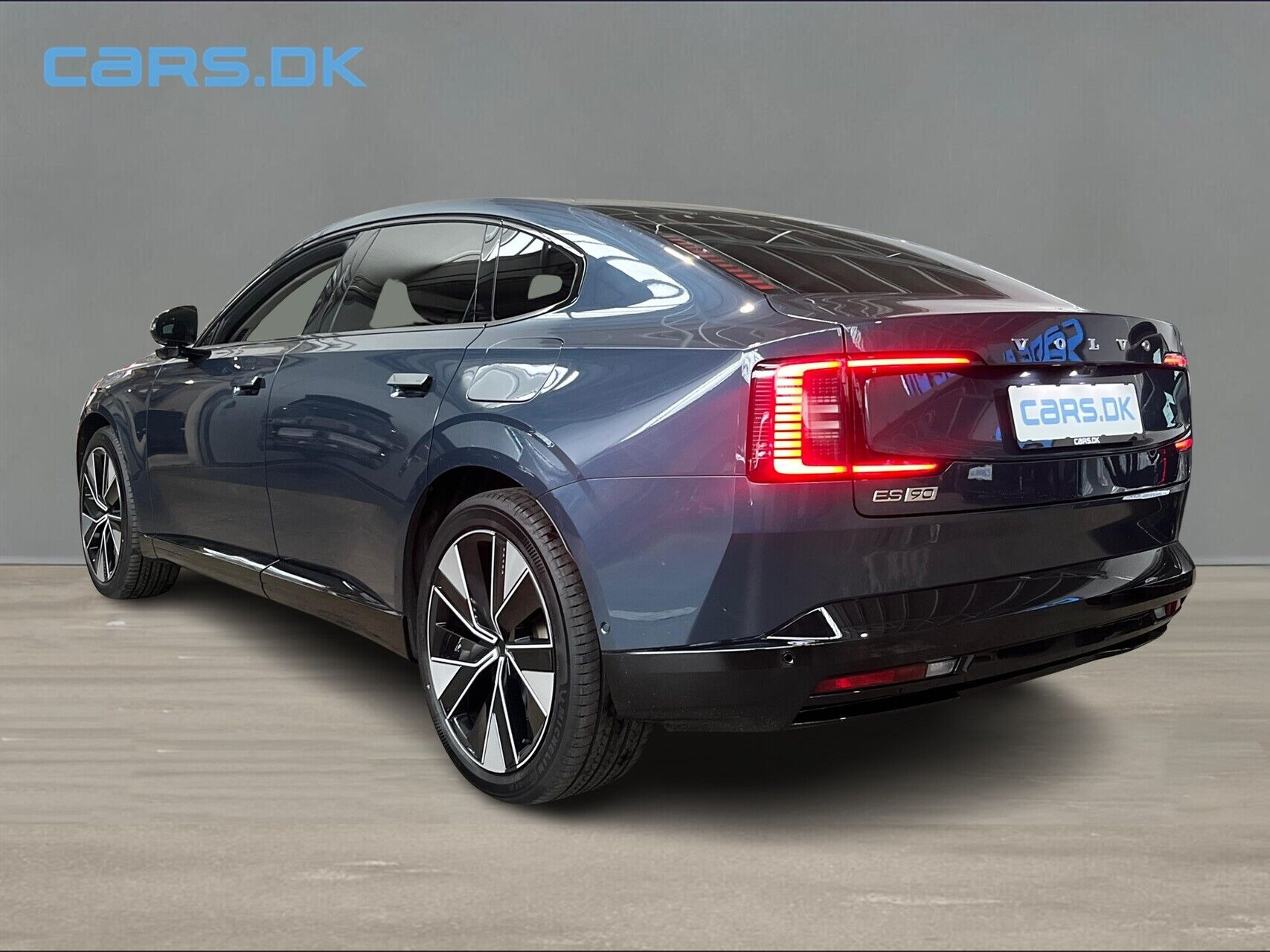 Blå Volvo ES90 fra 2026