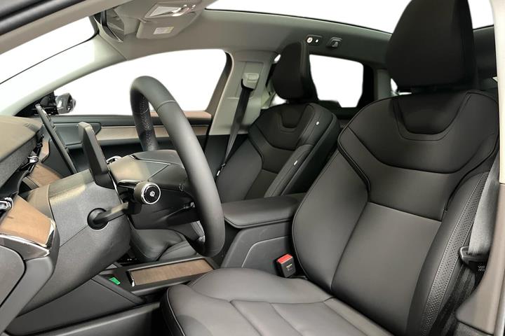 Blå Volvo ES90 fra 2026