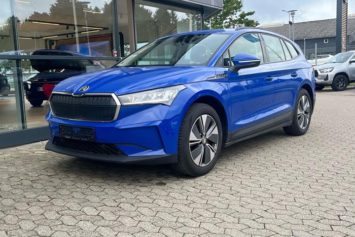 Blå Skoda Enyaq fra 2023
