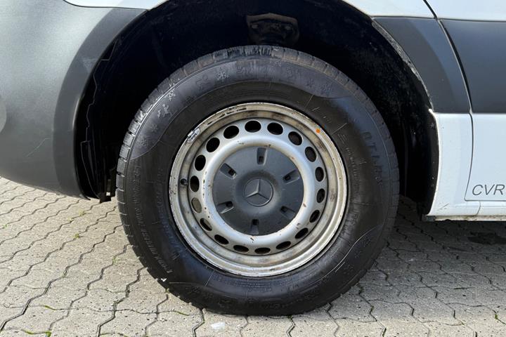 Hvid Mercedes Sprinter 317 fra 2021