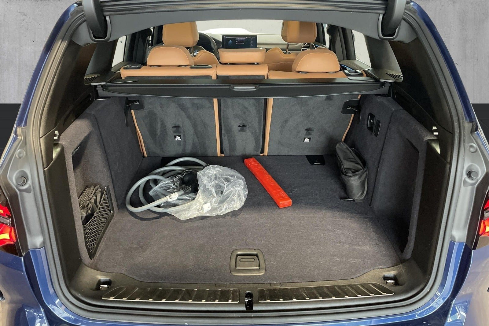 Blå BMW iX3 fra 2024