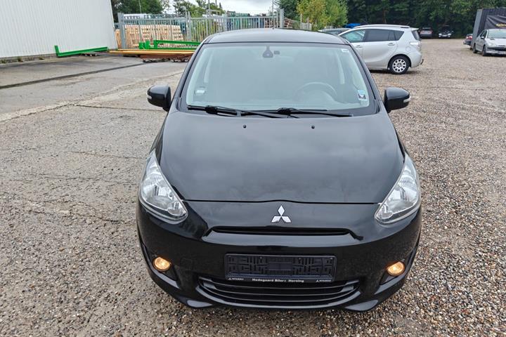 Gul Mitsubishi Space Star fra 2015
