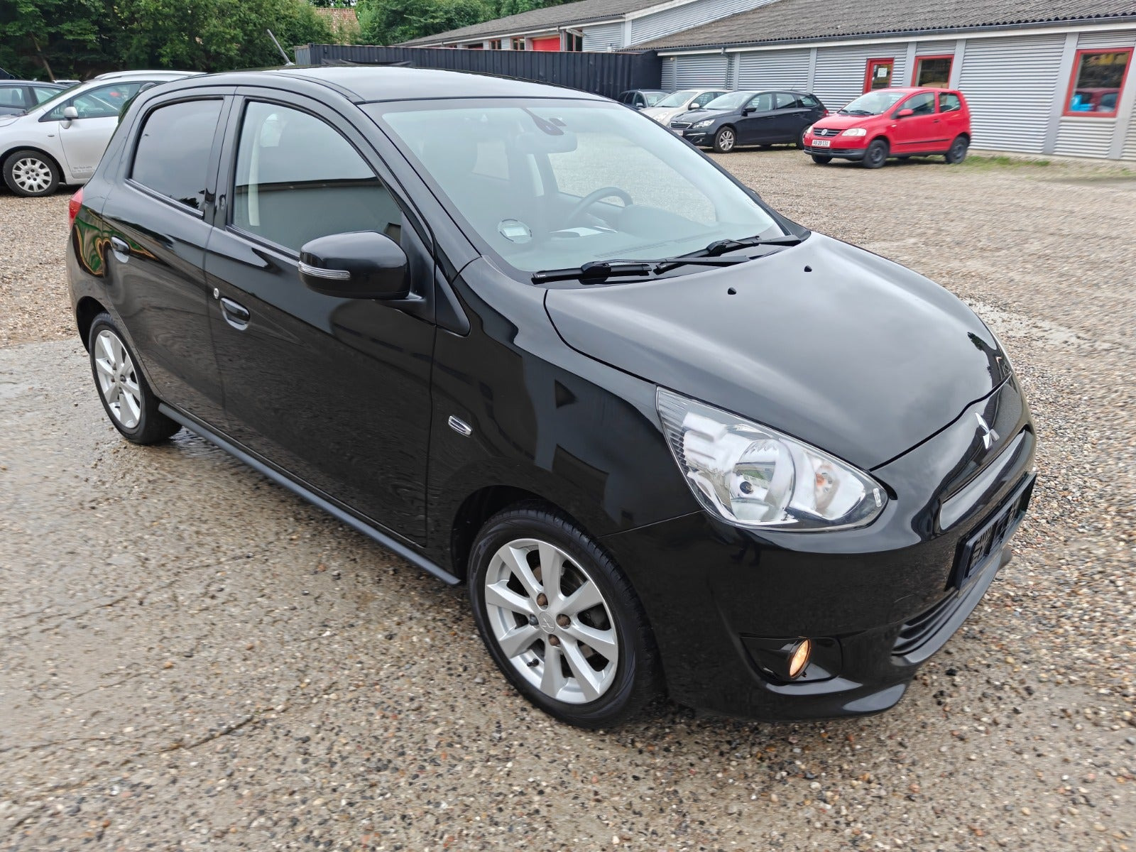 Gul Mitsubishi Space Star fra 2015