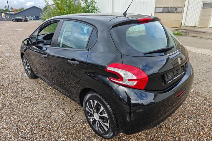 Gul Mitsubishi Space Star fra 2015