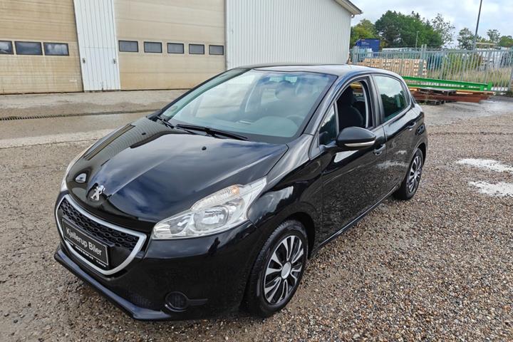 Gul Peugeot 208 fra 2014