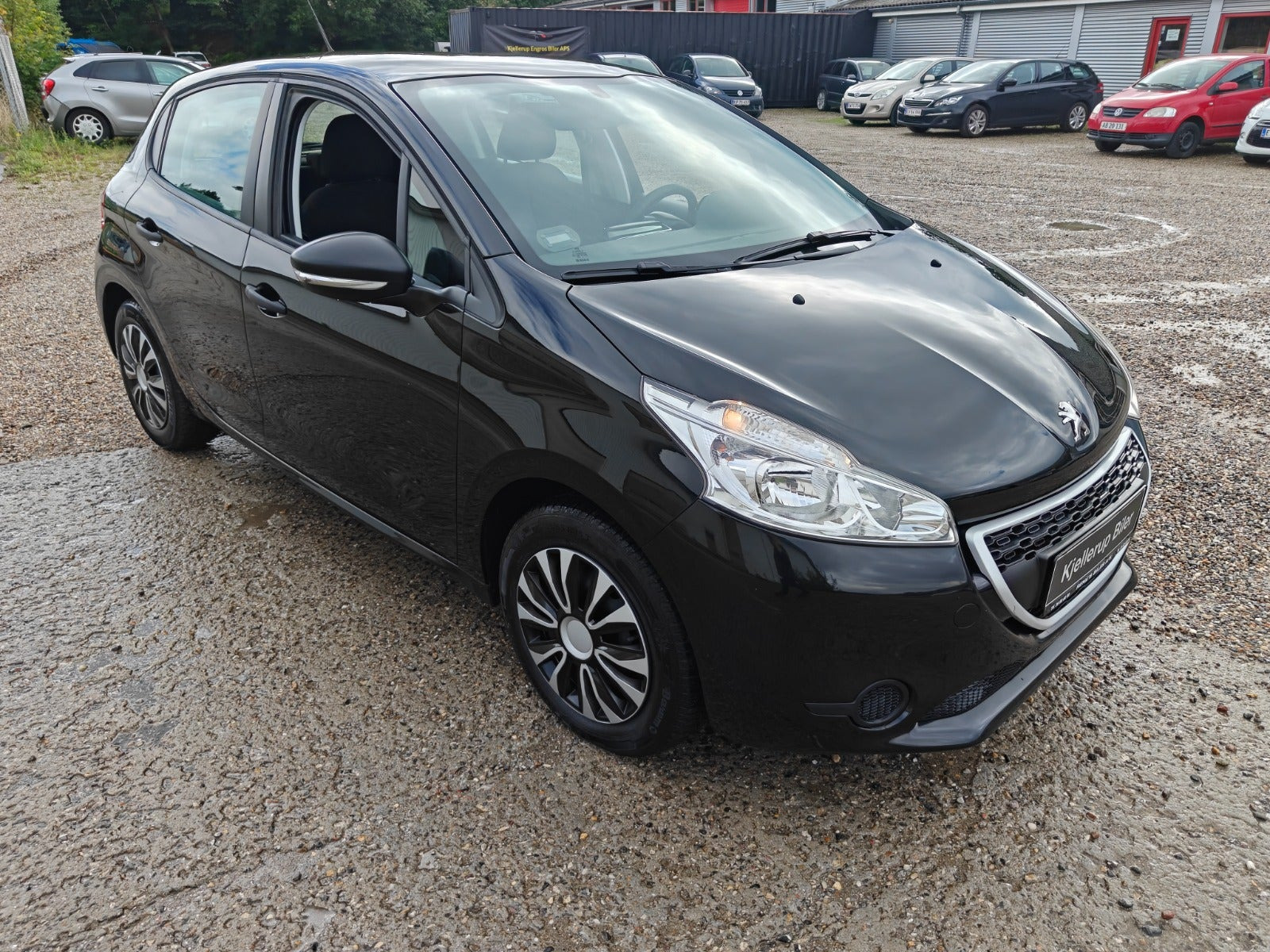 Gul Peugeot 208 fra 2014