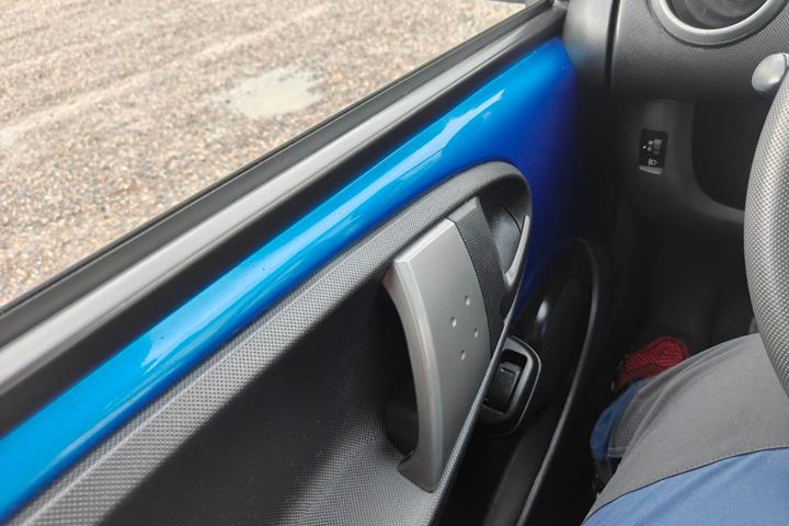 Gul Citroën C1 fra 2012