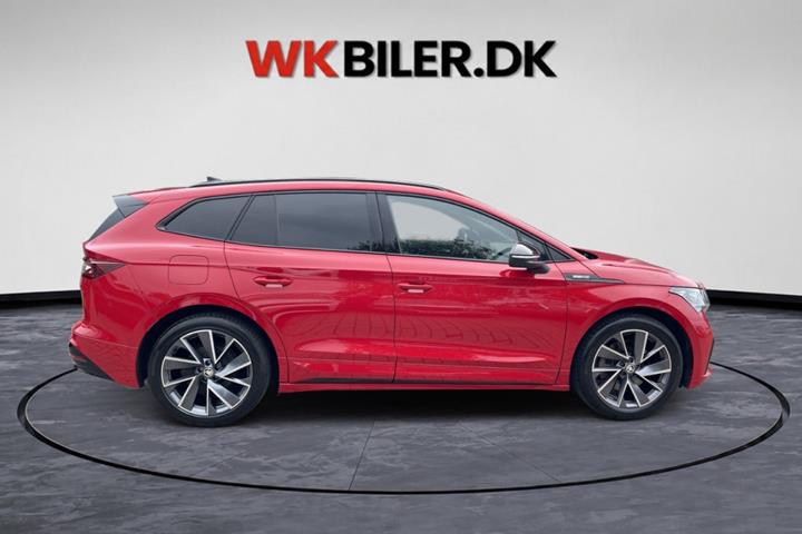 Rød Skoda Enyaq fra 2023