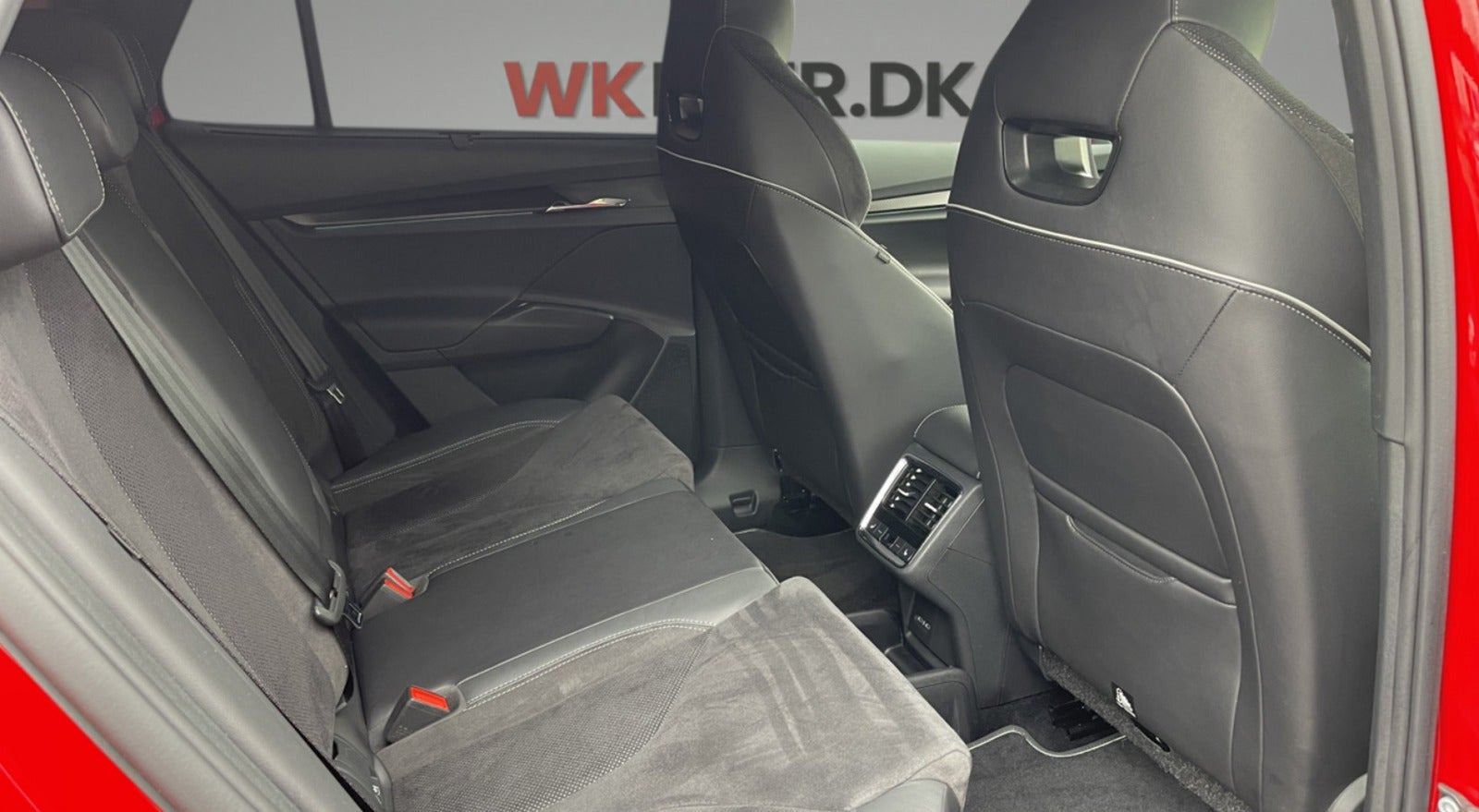 Rød Skoda Enyaq fra 2023