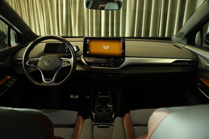 Blå VW ID.4 fra 2021