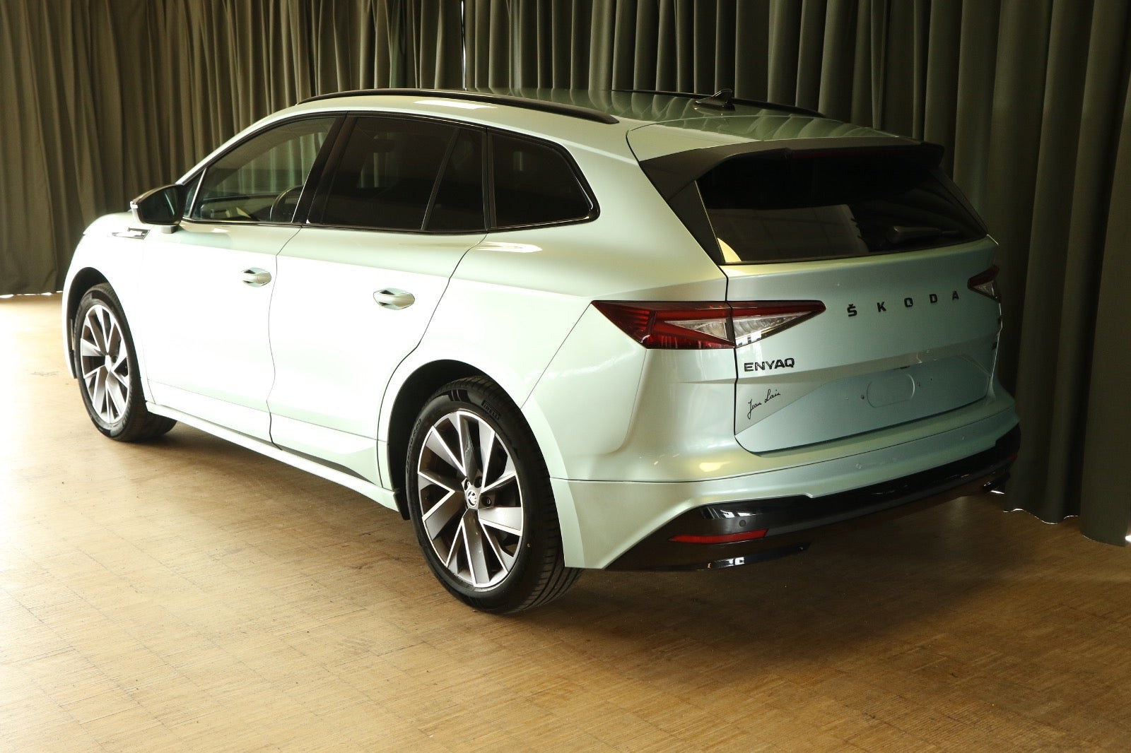 Sølv Skoda Enyaq fra 2021