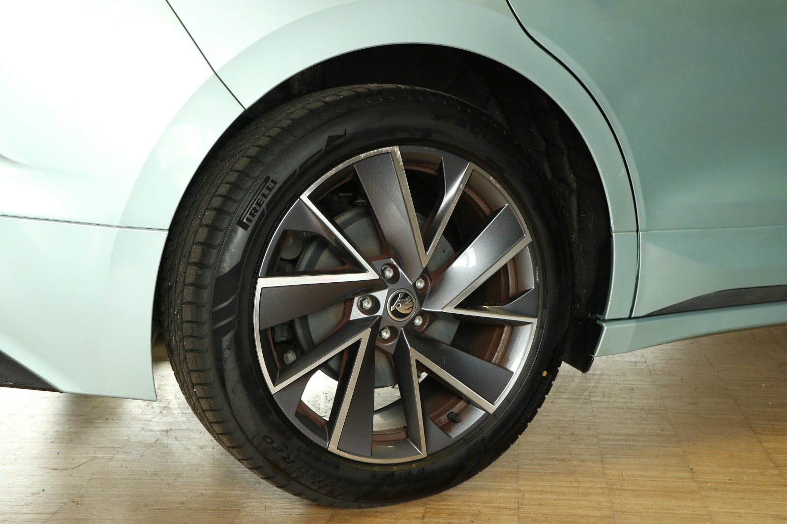 Sølv Skoda Enyaq fra 2021
