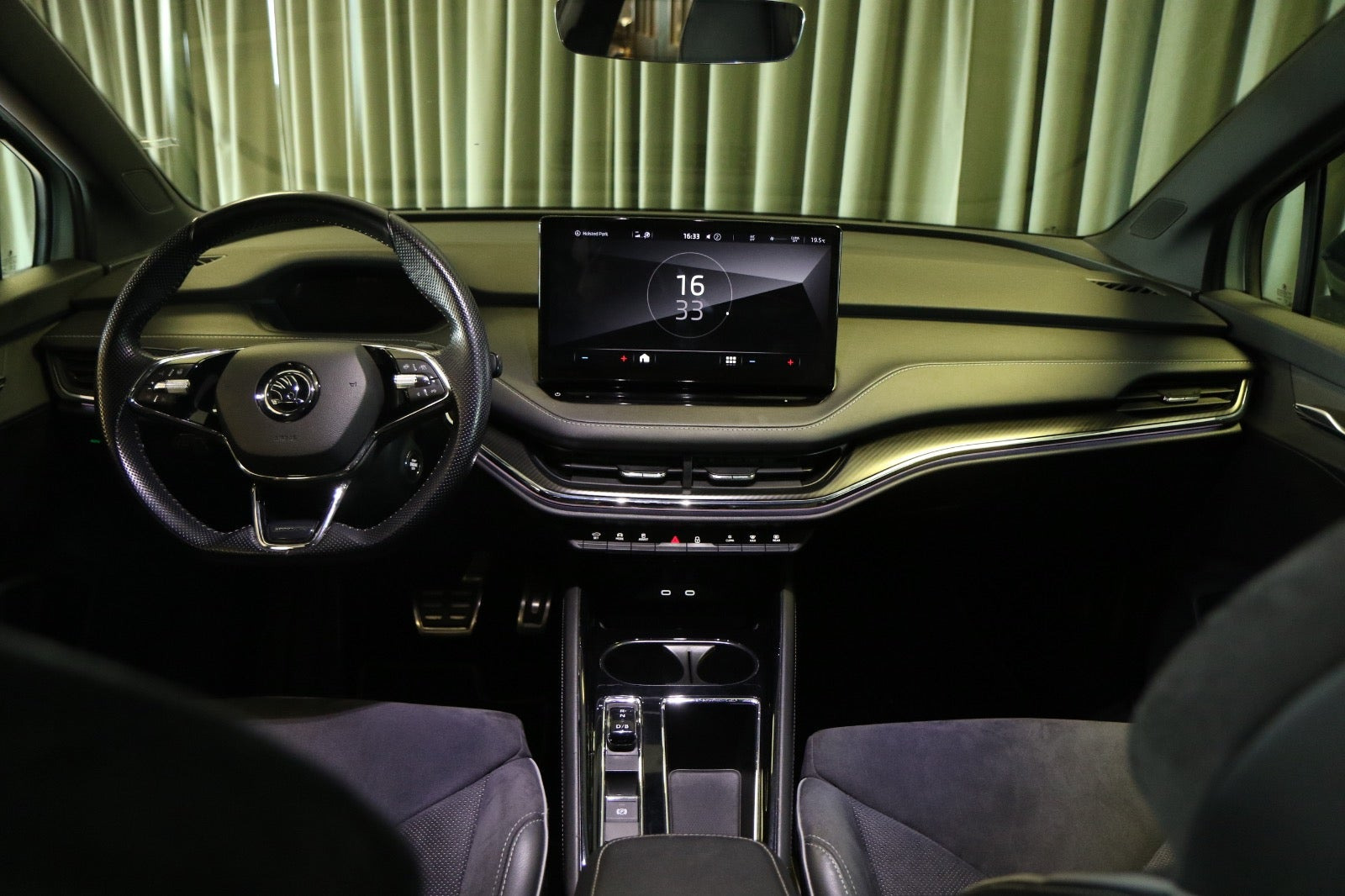 Sølv Skoda Enyaq fra 2021