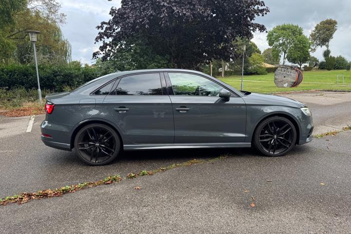 Sølv Audi A3 fra 2016
