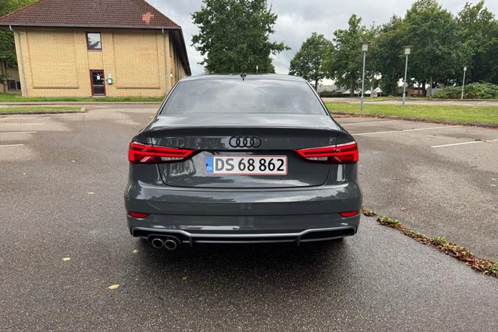 Sølv Audi A3 fra 2016