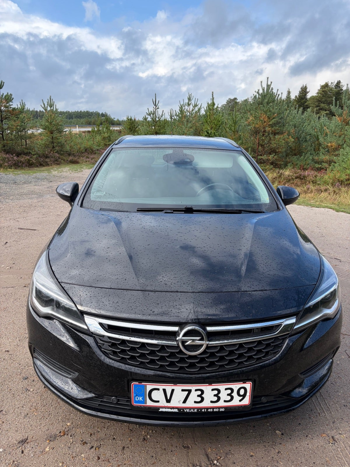 Sort Opel Astra fra 2018