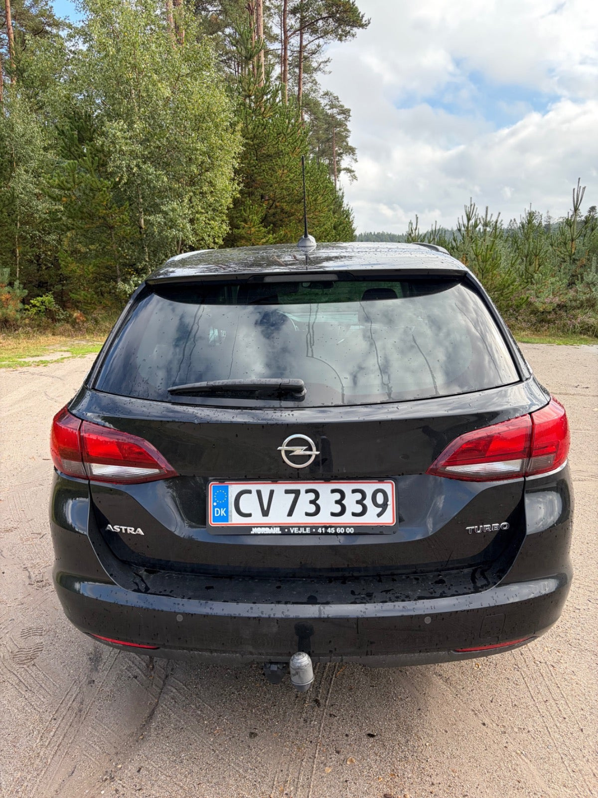 Sort Opel Astra fra 2018