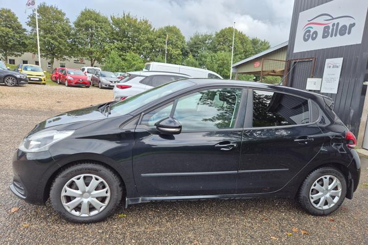 Grøn Peugeot 208 fra 2017