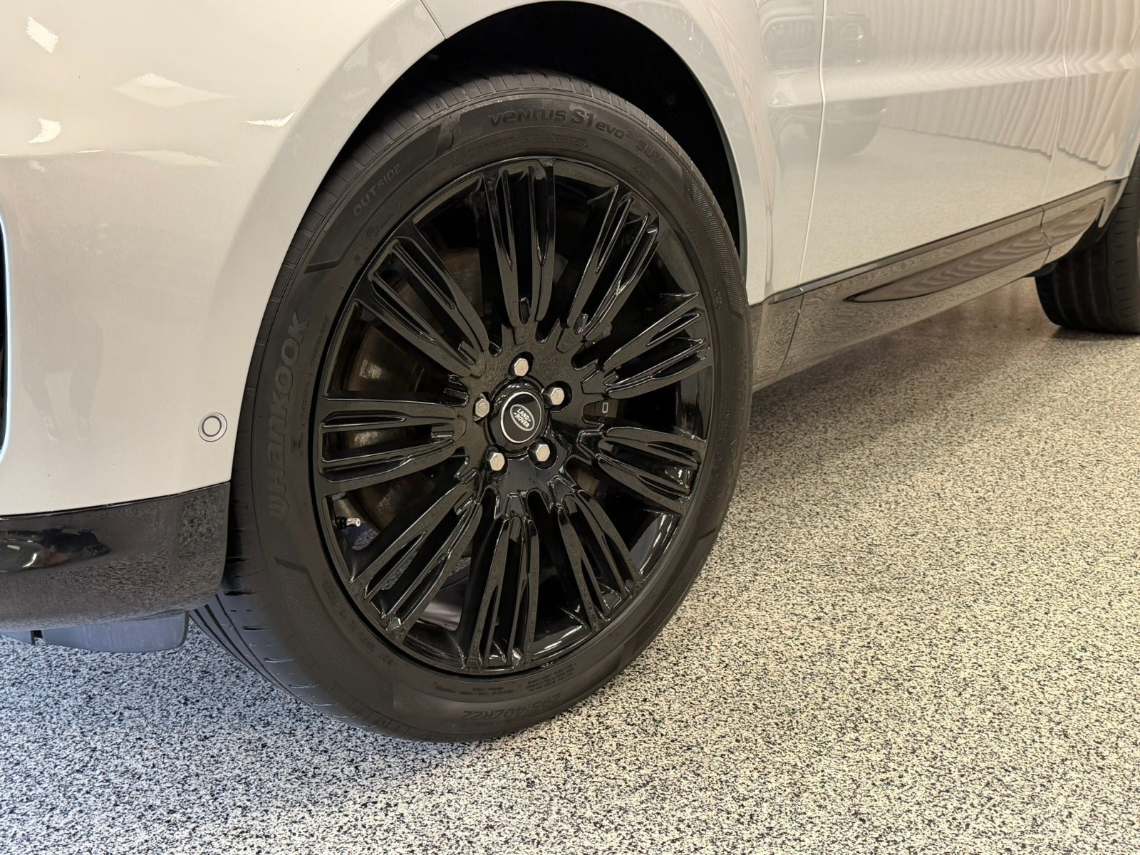 Sølv Land Rover Range Rover sport fra 2018