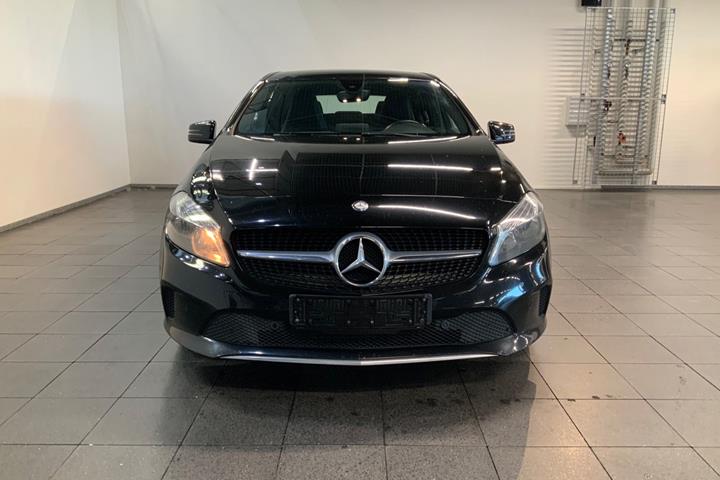 Sort Mercedes A200 d fra 2016