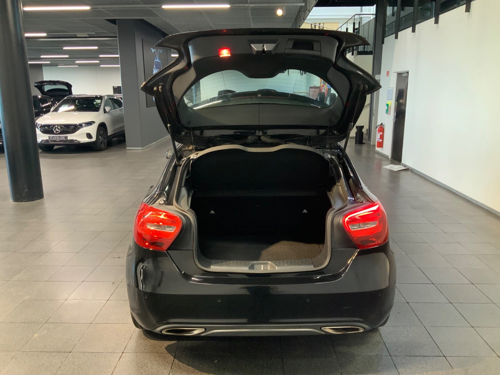 Sort Mercedes A200 d fra 2016