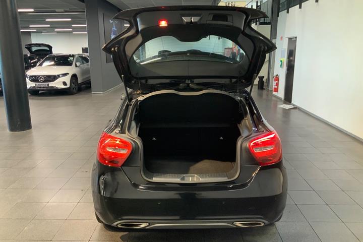 Sort Mercedes A200 d fra 2016