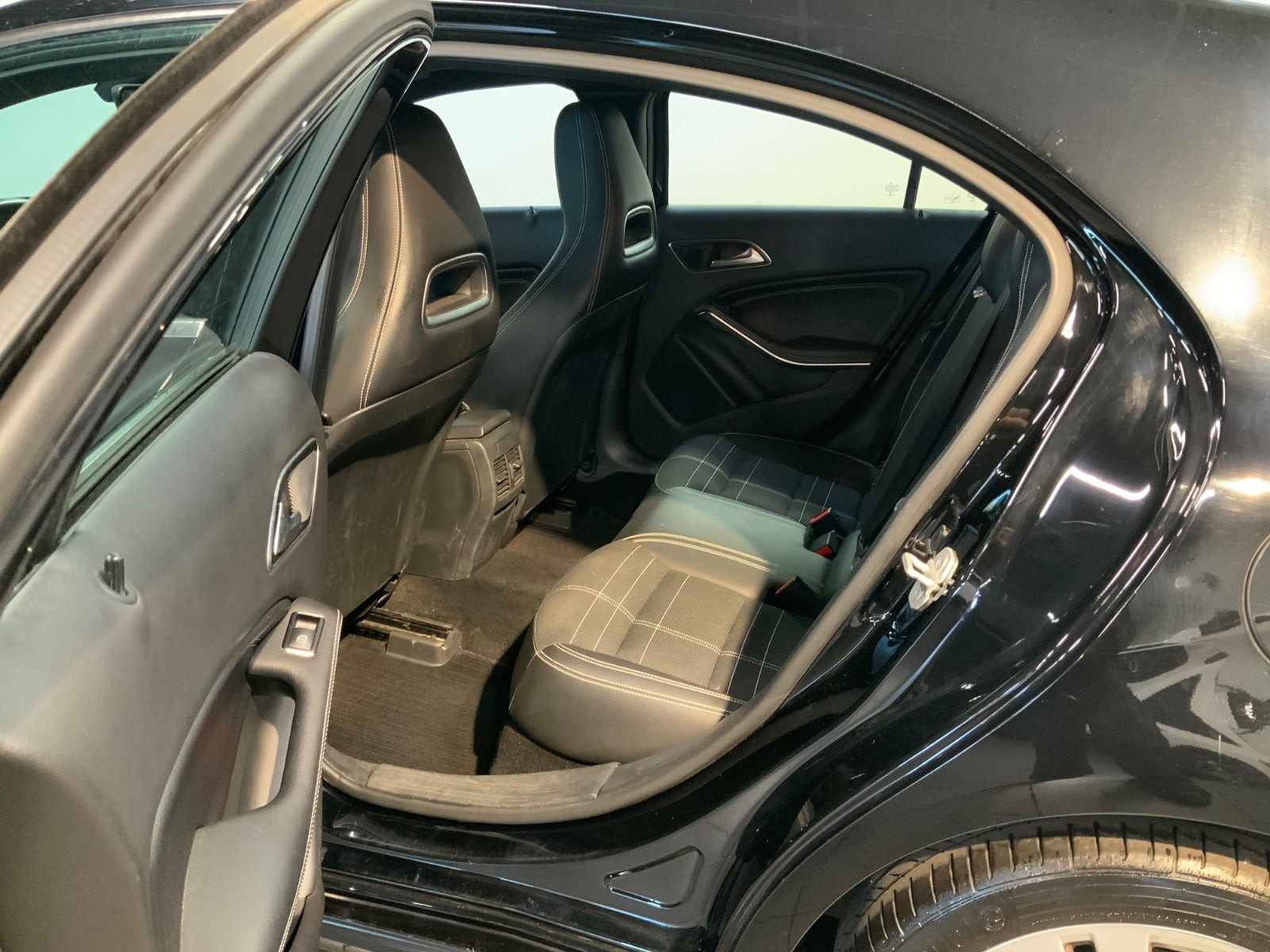 Sort Mercedes A200 d fra 2016