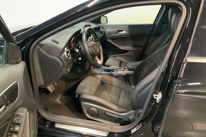 Sort Mercedes A200 d fra 2016