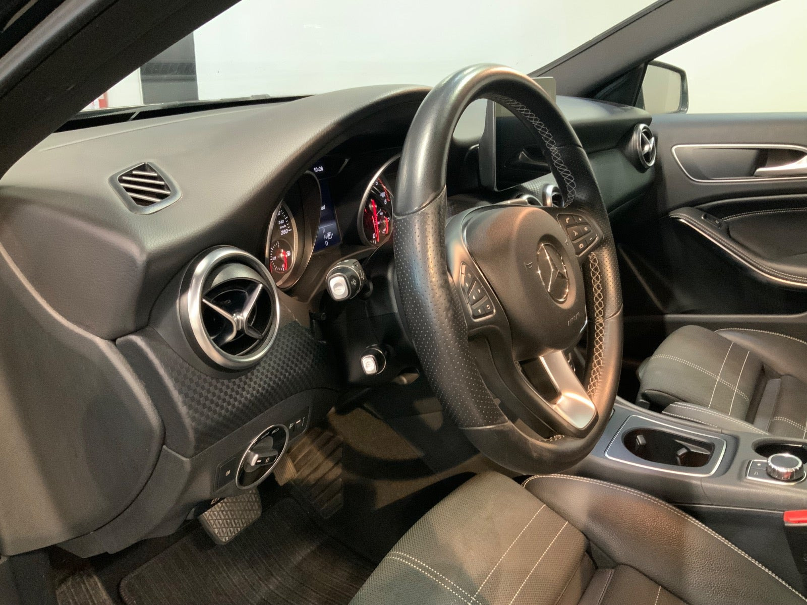 Sort Mercedes A200 d fra 2016
