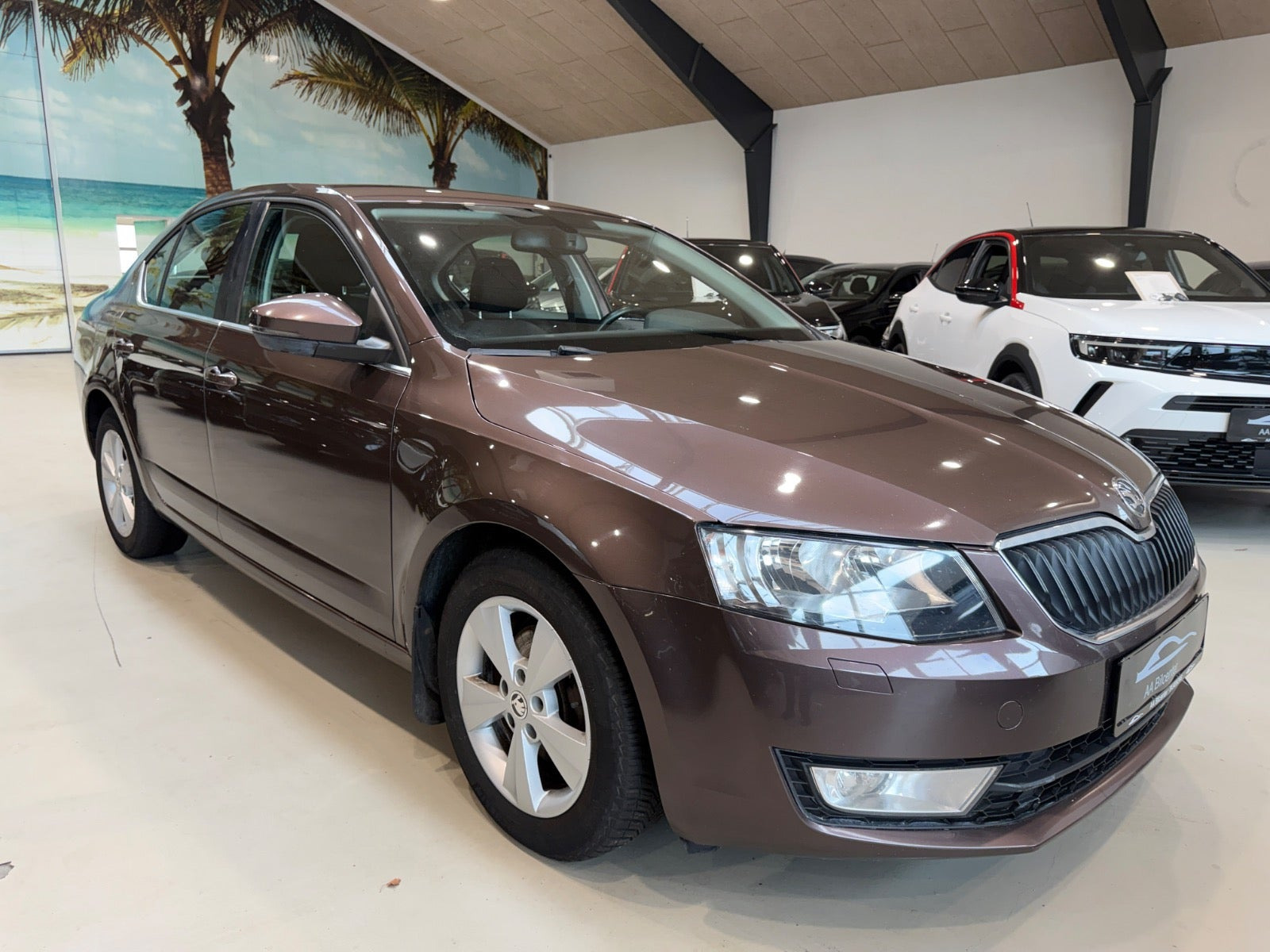 Brun Skoda Octavia fra 2015