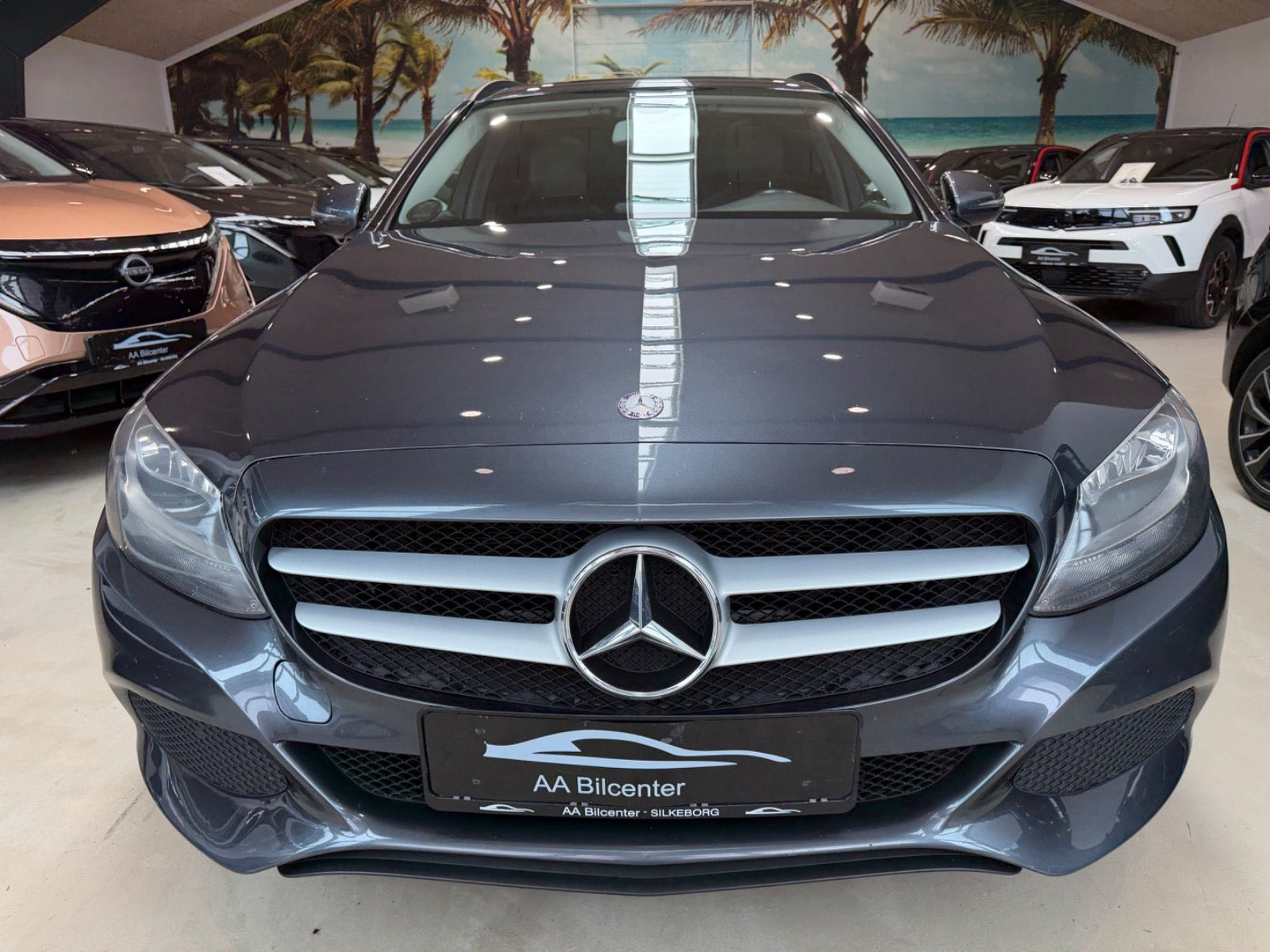 Grå Mercedes C200 d fra 2016