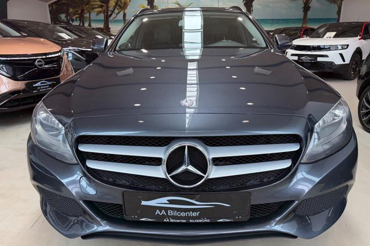 Grå Mercedes C200 d fra 2016