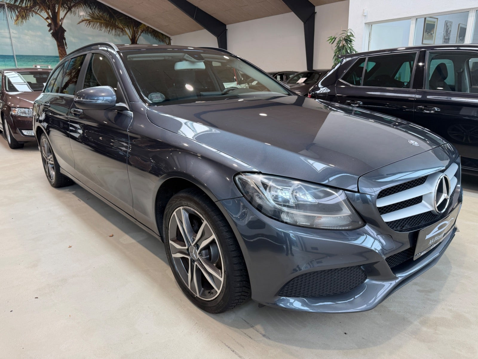 Grå Mercedes C200 d fra 2016