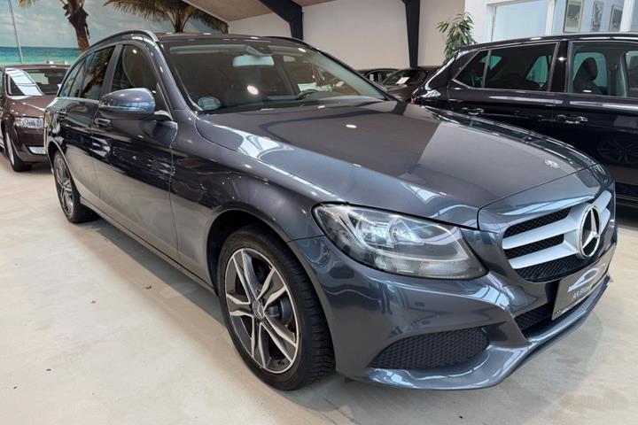 Grå Mercedes C200 d fra 2016