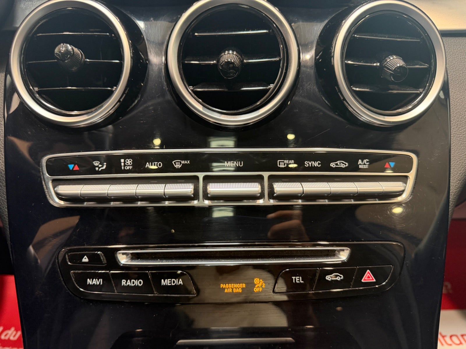 Grå Mercedes C200 d fra 2016