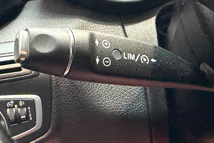 Grå Mercedes C200 d fra 2016