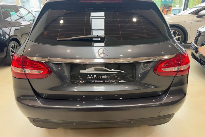 Grå Mercedes C200 d fra 2016