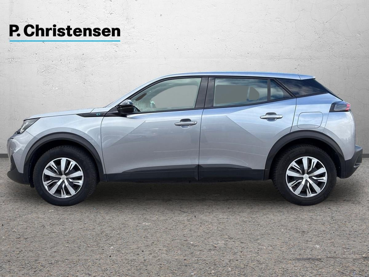 Sølv Peugeot e-2008 fra 2023