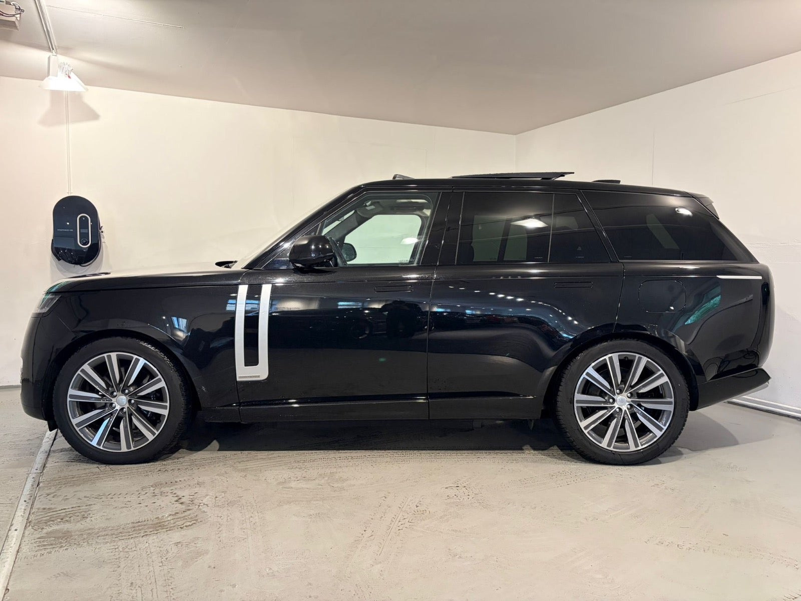 Sort Land Rover Range Rover fra 2023