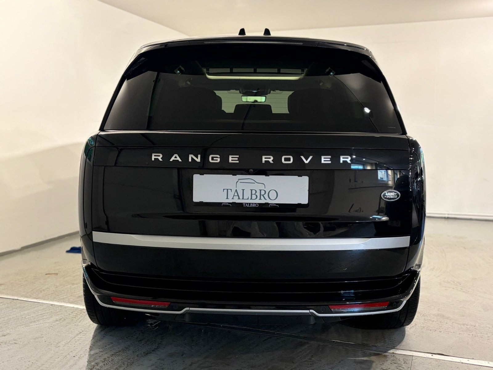 Sort Land Rover Range Rover fra 2023
