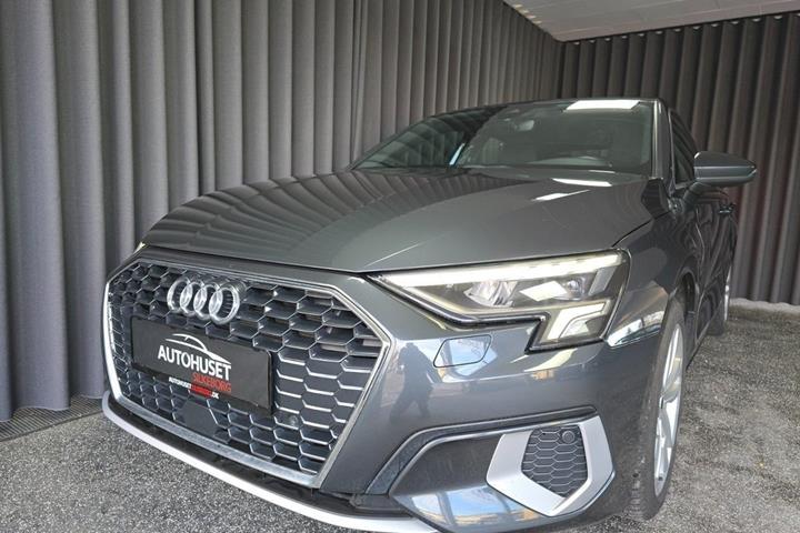 Grå Audi A3 fra 2021