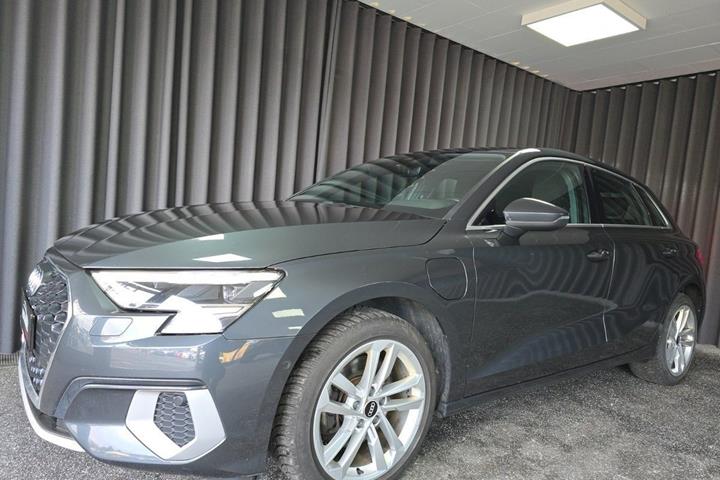 Grå Audi A3 fra 2021