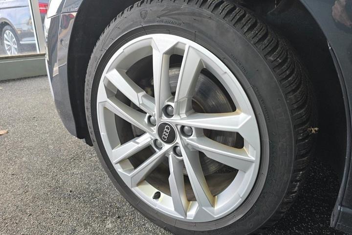 Grå Audi A3 fra 2021