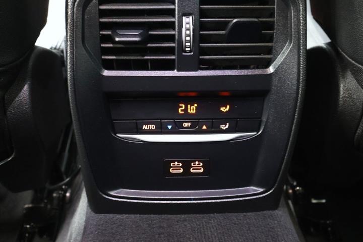 Sort BMW i4 fra 2025